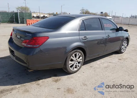 2008 Toyota Avalon Touring z USA, uszkodzony, nr VIN 4T1BK36B88U286015